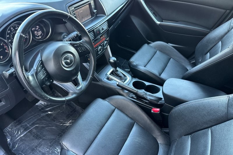 Mazda CX-5 Vehicle Full-screen Gallery Image 10