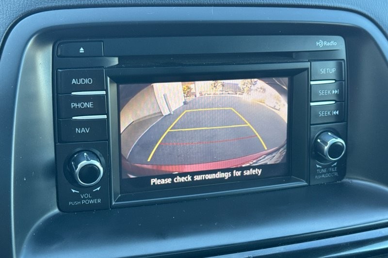 Mazda CX-5 Vehicle Full-screen Gallery Image 19