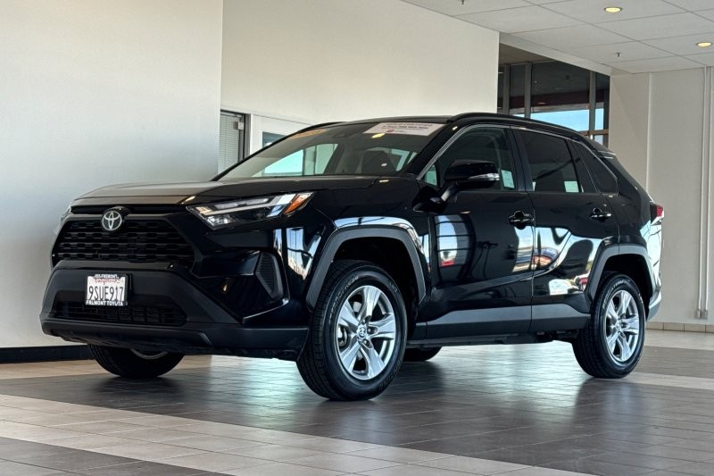 Toyota RAV4 Vehicle Full-screen Gallery Image 08