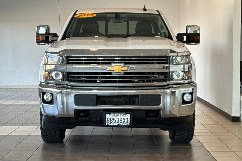 Chevrolet Silverado 2500HD Vehicle Full-screen Gallery Image 09