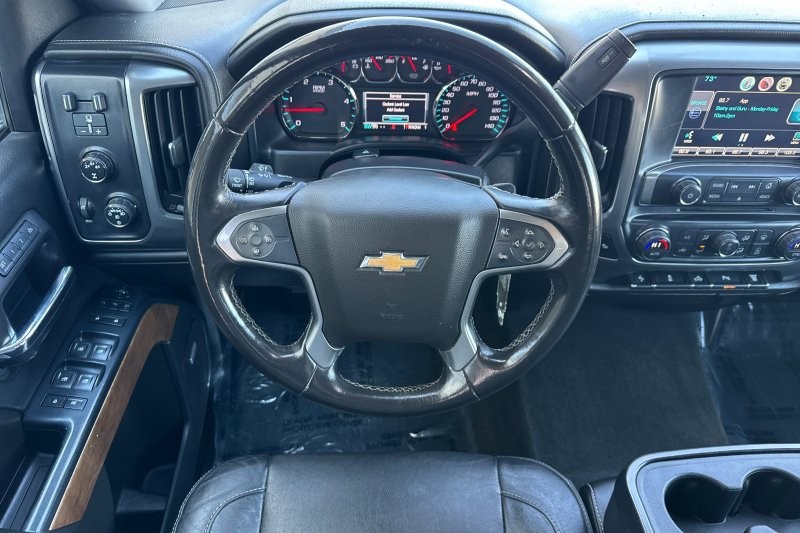 Chevrolet Silverado 2500HD Vehicle Full-screen Gallery Image 14