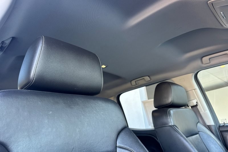 Chevrolet Silverado 2500HD Vehicle Full-screen Gallery Image 16