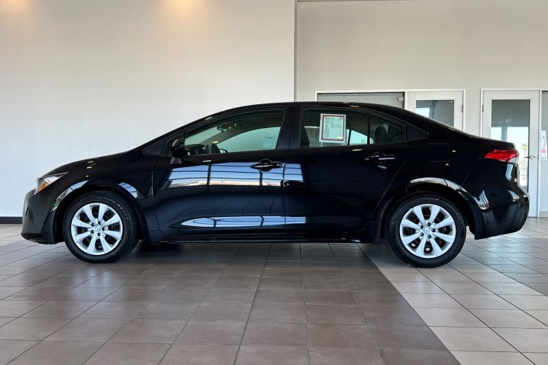 Toyota Corolla Vehicle Full-screen Gallery Image 07