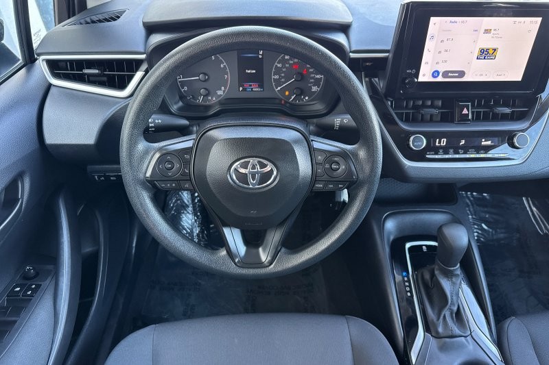 Toyota Corolla Vehicle Full-screen Gallery Image 14