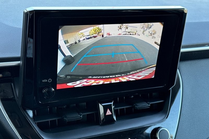 Toyota Corolla Vehicle Full-screen Gallery Image 18