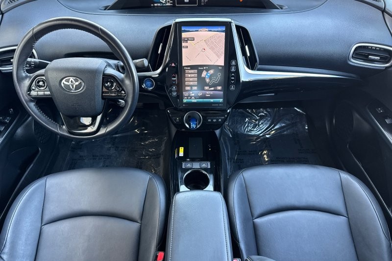 Toyota Prius Prime Vehicle Full-screen Gallery Image 13