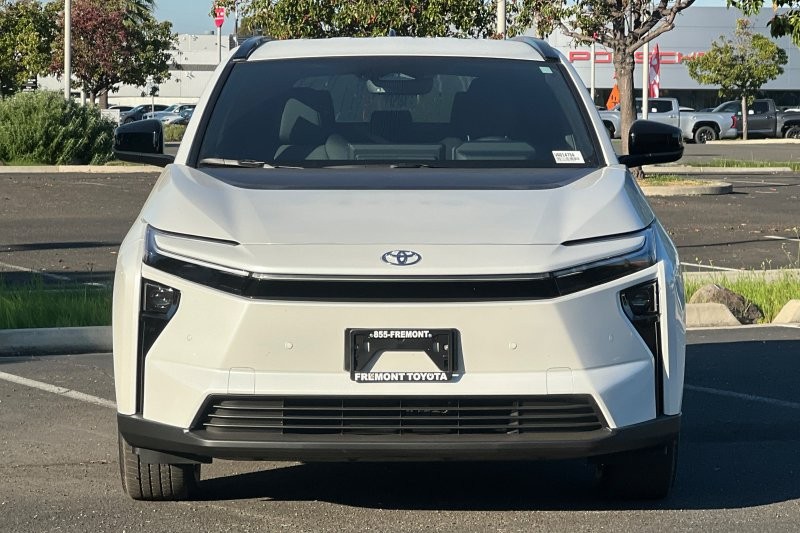 Toyota bZ Vehicle Full-screen Gallery Image 09