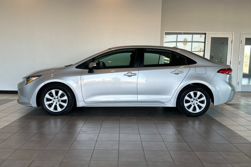 Toyota Corolla Vehicle Full-screen Gallery Image 07