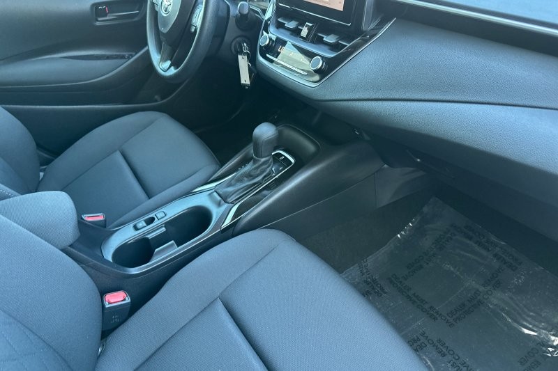 Toyota Corolla Vehicle Full-screen Gallery Image 15