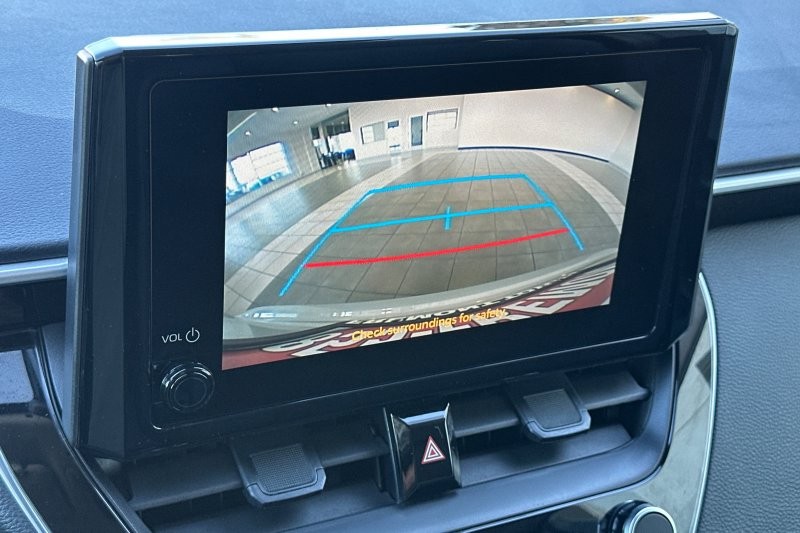 Toyota Corolla Vehicle Full-screen Gallery Image 18