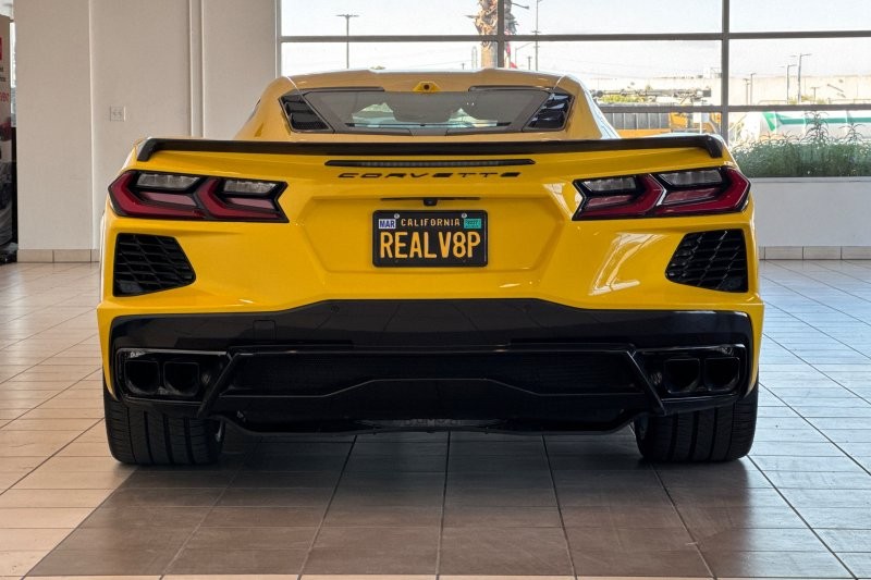 Chevrolet Corvette Vehicle Full-screen Gallery Image 05
