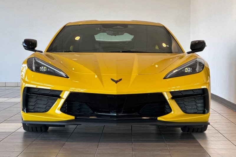 Chevrolet Corvette Vehicle Full-screen Gallery Image 09