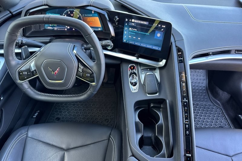 Chevrolet Corvette Vehicle Full-screen Gallery Image 12
