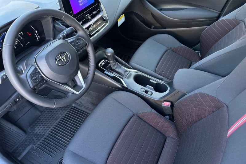 Toyota Corolla Hybrid Vehicle Full-screen Gallery Image 10