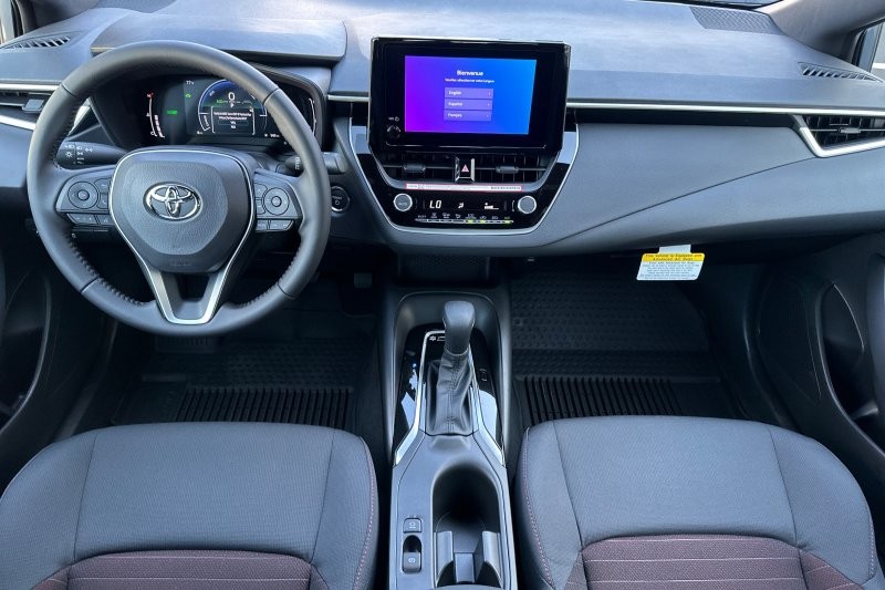 Toyota Corolla Hybrid Vehicle Full-screen Gallery Image 14