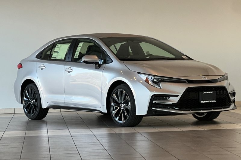Toyota Corolla Hybrid Vehicle Full-screen Gallery Image 02