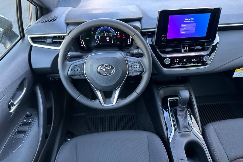 Toyota Corolla Hybrid Vehicle Full-screen Gallery Image 13