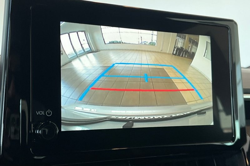 Toyota Corolla Hybrid Vehicle Full-screen Gallery Image 18