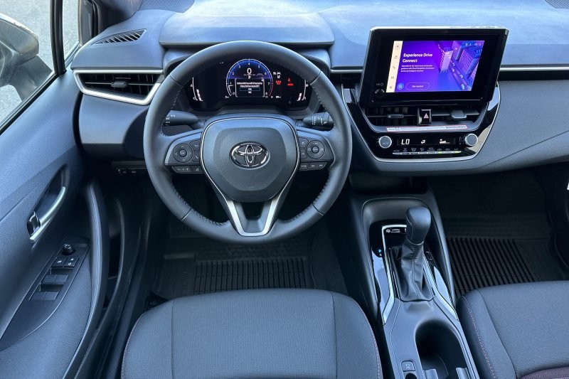Toyota Corolla Vehicle Full-screen Gallery Image 15