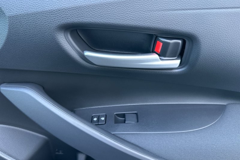 Toyota Corolla Vehicle Full-screen Gallery Image 18