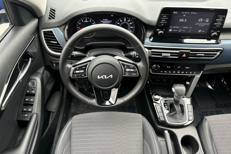 Kia Seltos Vehicle Full-screen Gallery Image 14