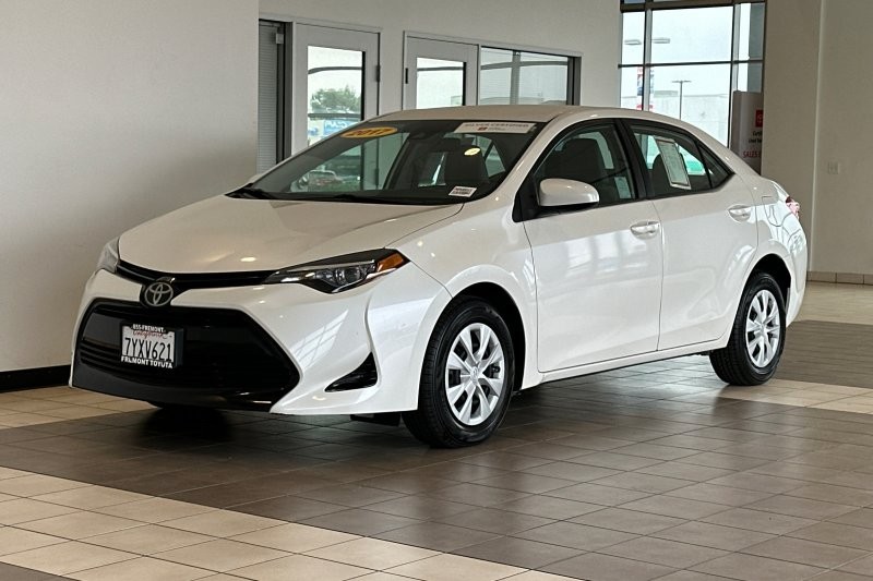 Toyota Corolla Vehicle Full-screen Gallery Image 08