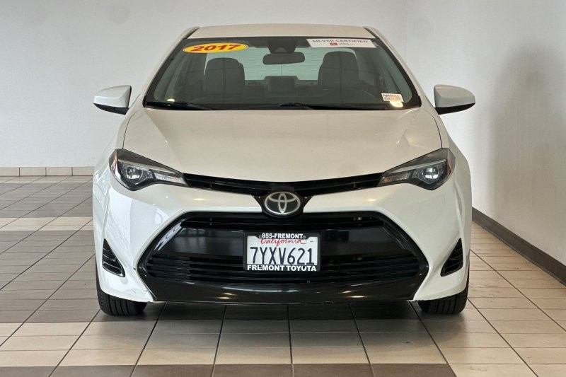 Toyota Corolla Vehicle Full-screen Gallery Image 09