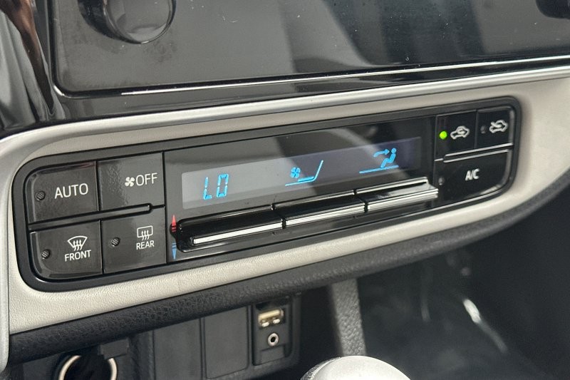 Toyota Corolla Vehicle Full-screen Gallery Image 19