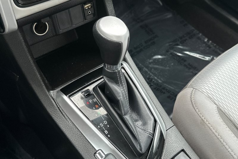 Toyota Corolla Vehicle Full-screen Gallery Image 20