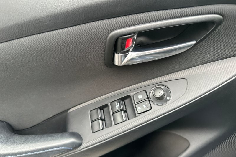 Scion iA Vehicle Full-screen Gallery Image 11