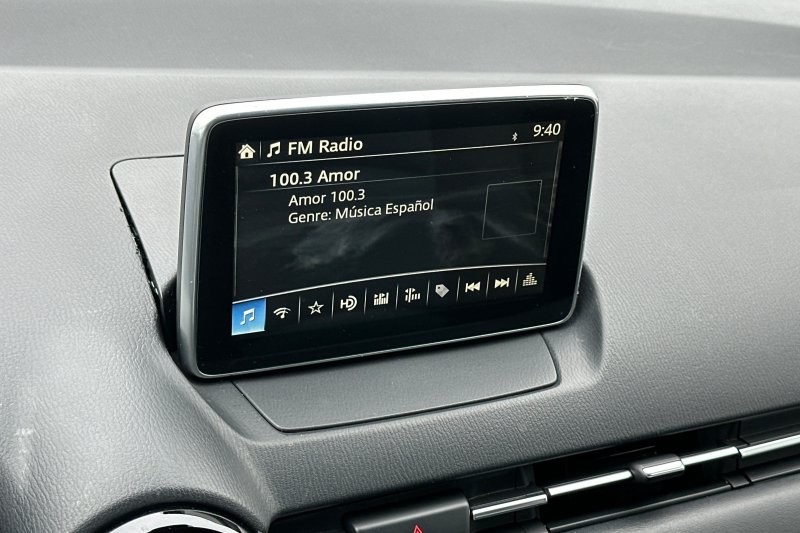 Scion iA Vehicle Full-screen Gallery Image 17