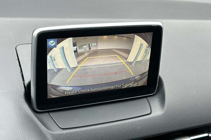 Scion iA Vehicle Full-screen Gallery Image 18