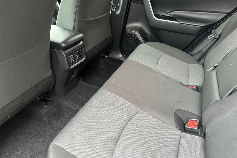 Toyota RAV4 Vehicle Full-screen Gallery Image 12