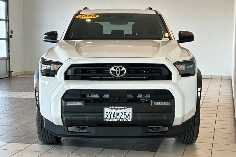 Toyota 4Runner Vehicle Full-screen Gallery Image 09