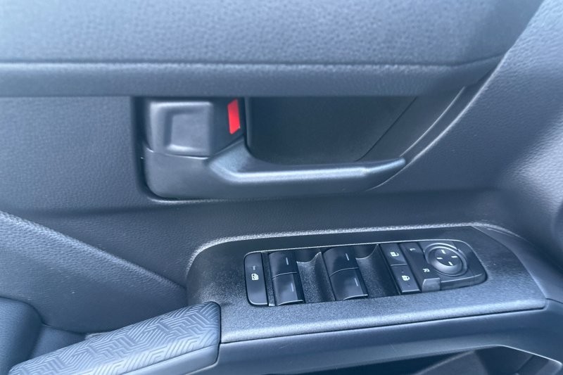 Toyota 4Runner Vehicle Full-screen Gallery Image 11
