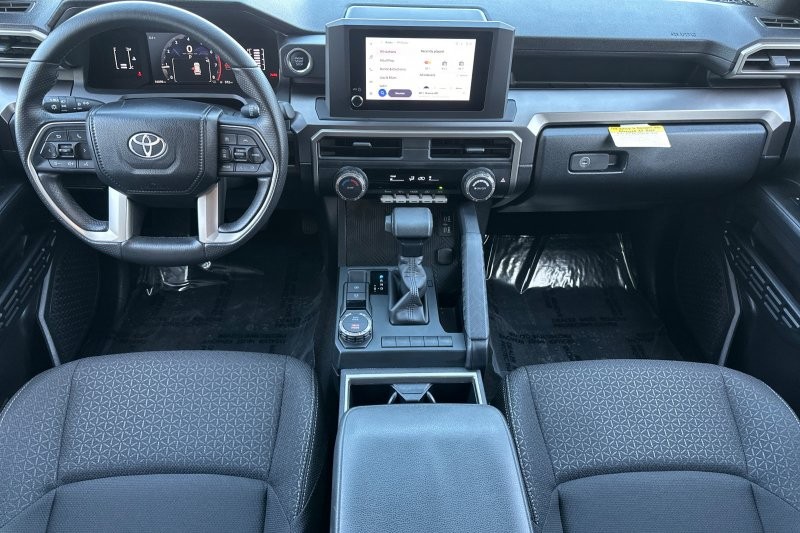 Toyota 4Runner Vehicle Full-screen Gallery Image 13