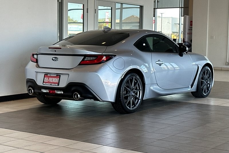 Subaru BRZ Vehicle Full-screen Gallery Image 04