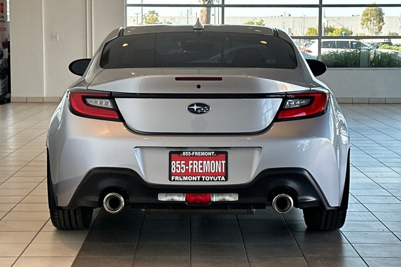 Subaru BRZ Vehicle Full-screen Gallery Image 05