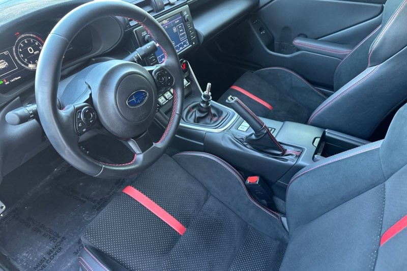 Subaru BRZ Vehicle Full-screen Gallery Image 10