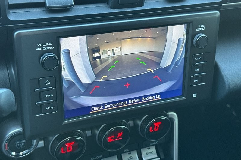 Subaru BRZ Vehicle Full-screen Gallery Image 18