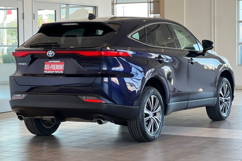 Toyota Venza Vehicle Full-screen Gallery Image 04