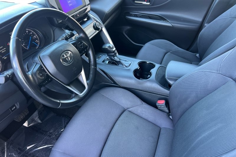 Toyota Venza Vehicle Full-screen Gallery Image 10