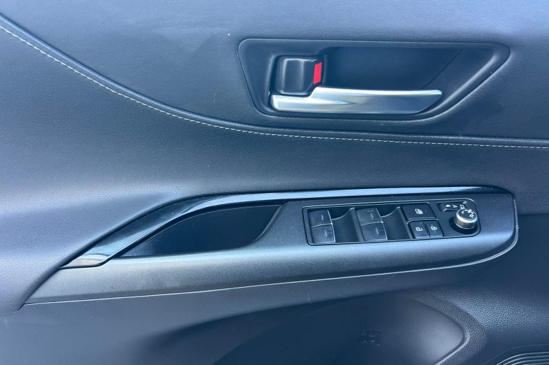 Toyota Venza Vehicle Full-screen Gallery Image 11