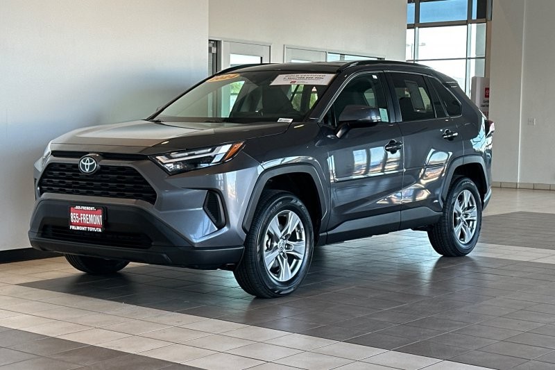 Toyota RAV4 Vehicle Full-screen Gallery Image 08