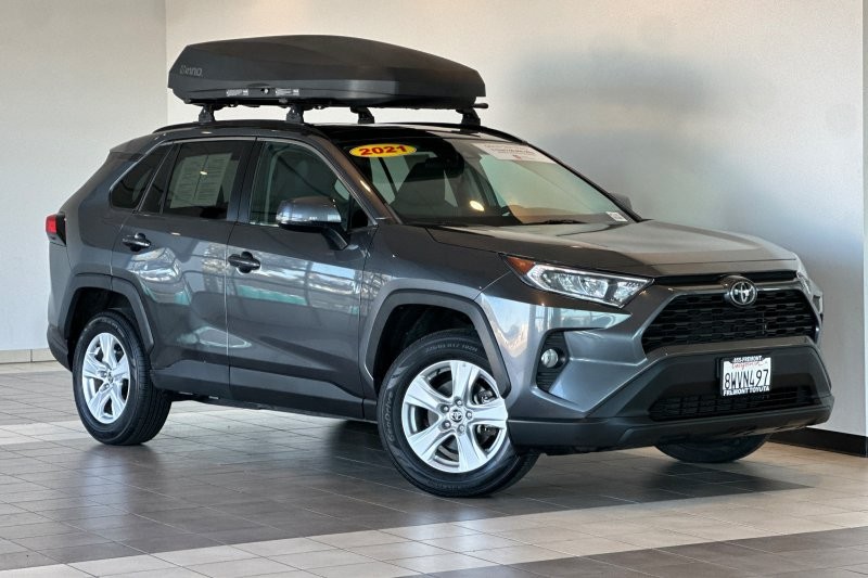 Toyota RAV4 Vehicle Full-screen Gallery Image 02
