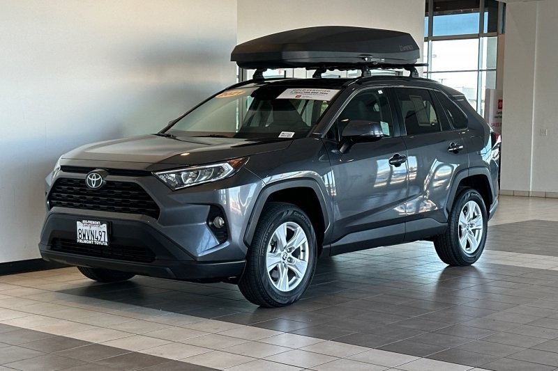 Toyota RAV4 Vehicle Full-screen Gallery Image 08