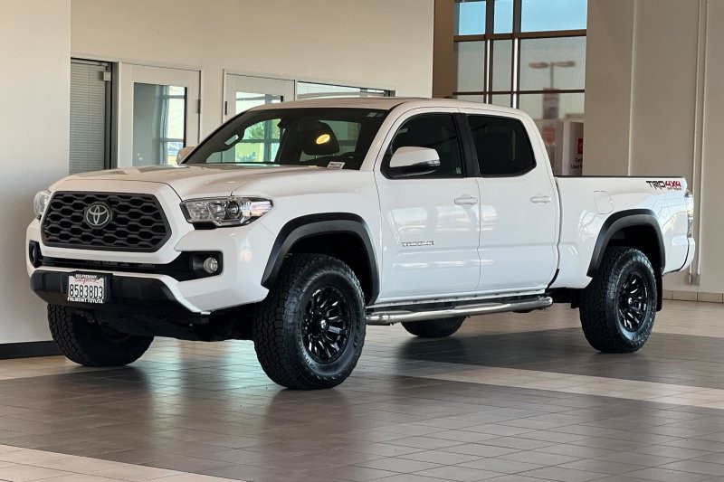 Toyota Tacoma 4WD Vehicle Full-screen Gallery Image 08