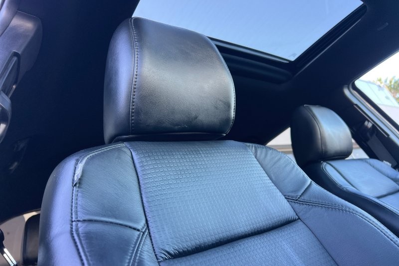 Toyota Tacoma 4WD Vehicle Full-screen Gallery Image 16