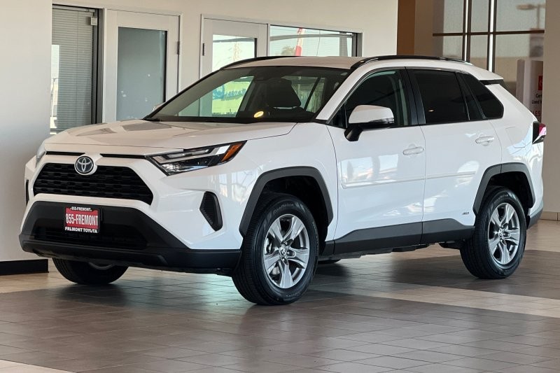 Toyota RAV4 Vehicle Full-screen Gallery Image 08
