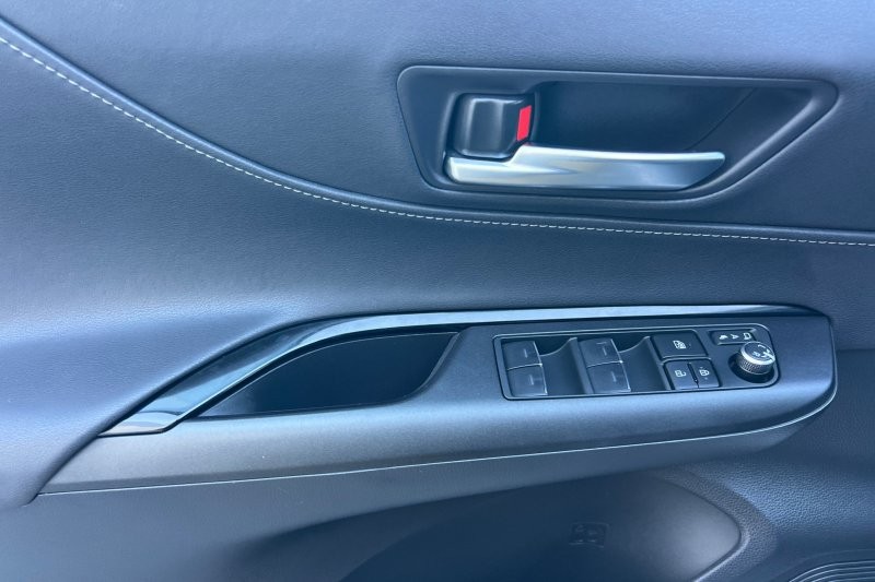 Toyota Venza Vehicle Full-screen Gallery Image 11